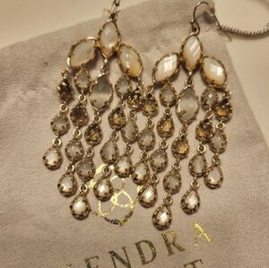 ISO Kendra Scott Freesia earrings in this colorway. Please notify me before list